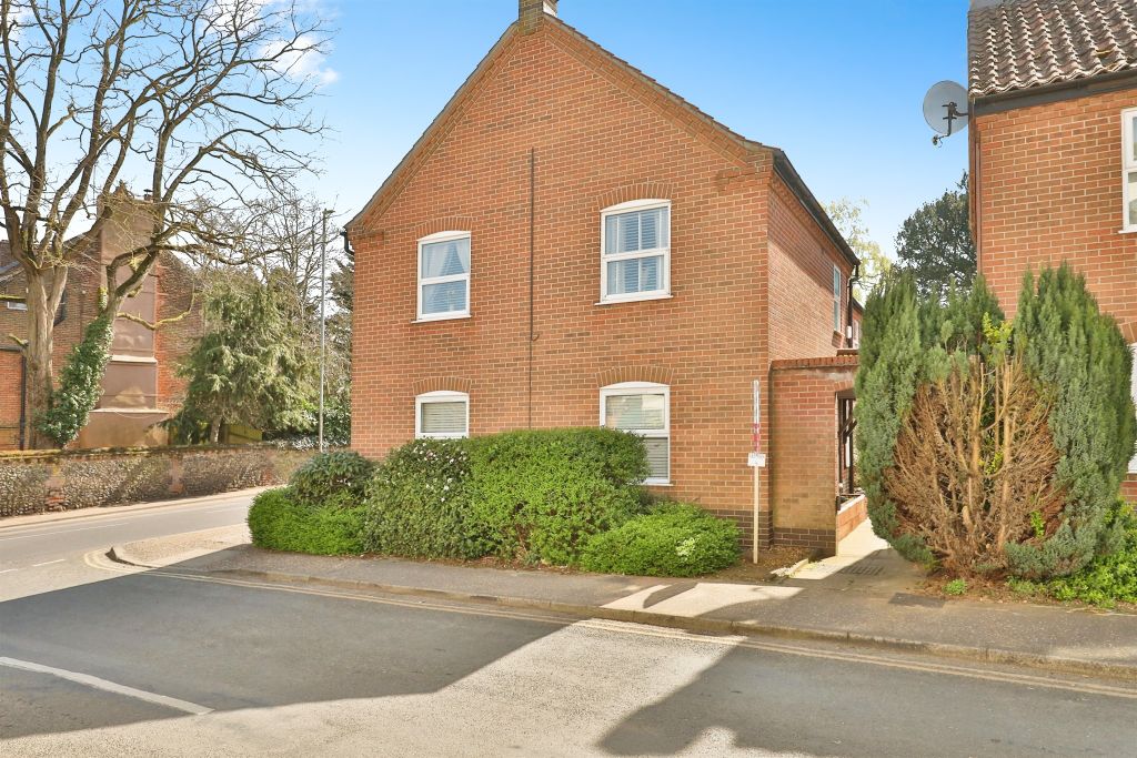 Property photo 2 of 15