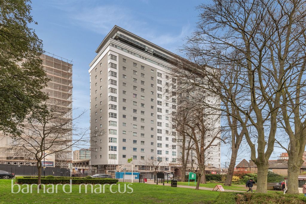 Property photo 1 of 12