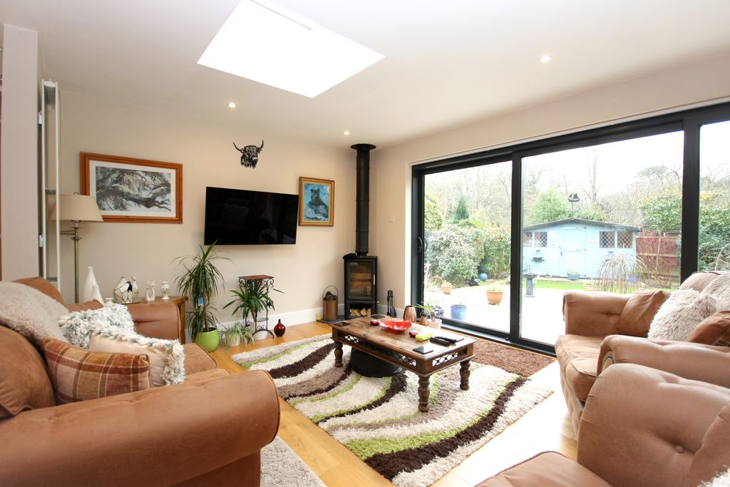 Property photo 2 of 23