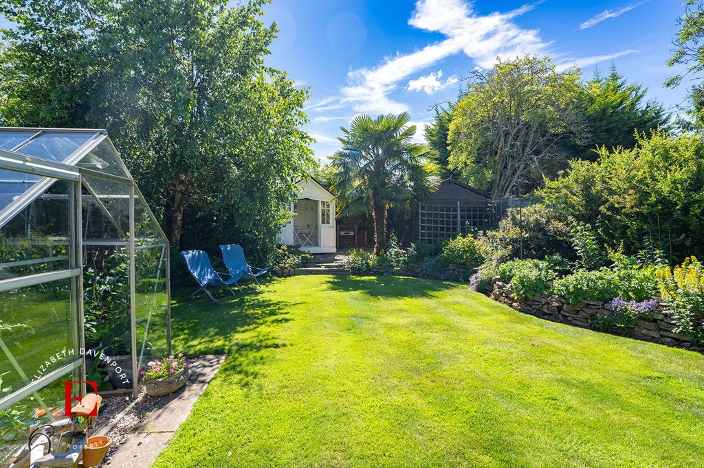 Property photo 2 of 29