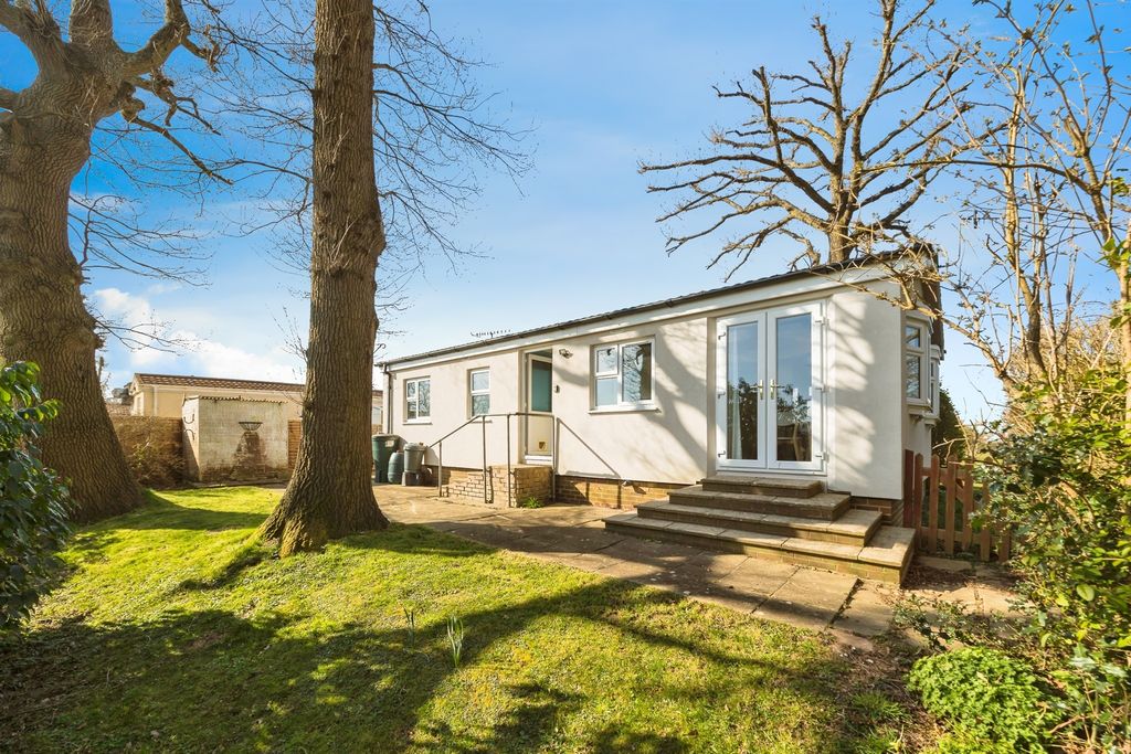 Property photo 2 of 16