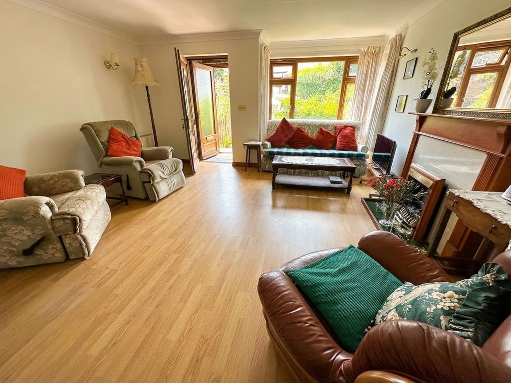 Property photo 3 of 21