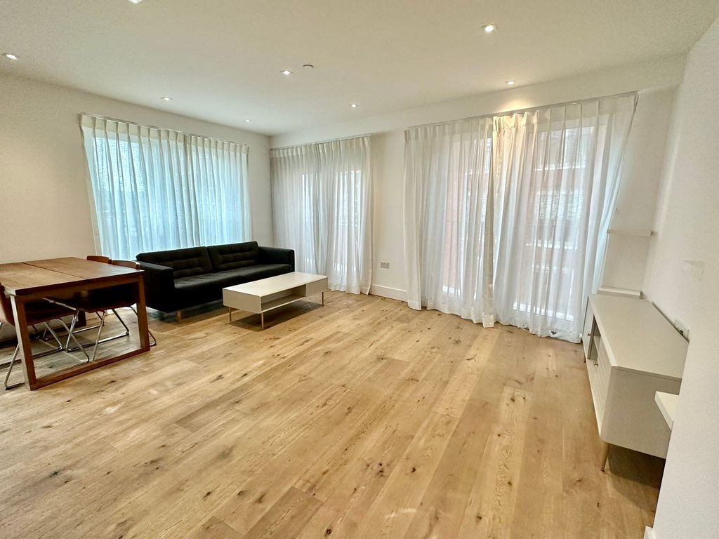 Property photo 2 of 23
