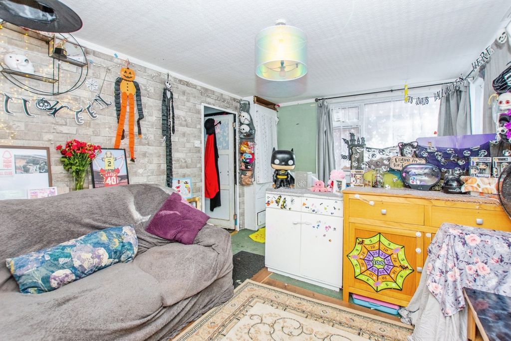 Property photo 3 of 11 Pbox-Img.Jpg