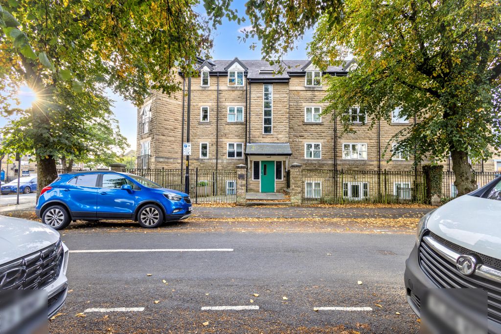 Property photo 1 of 17 26 Harcourt Street, Preston, Lancashire, Pr1 7Er