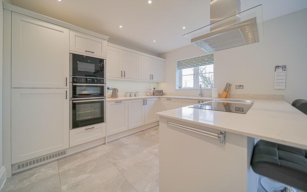 Property photo 3 of 24 P1068528.Jpg