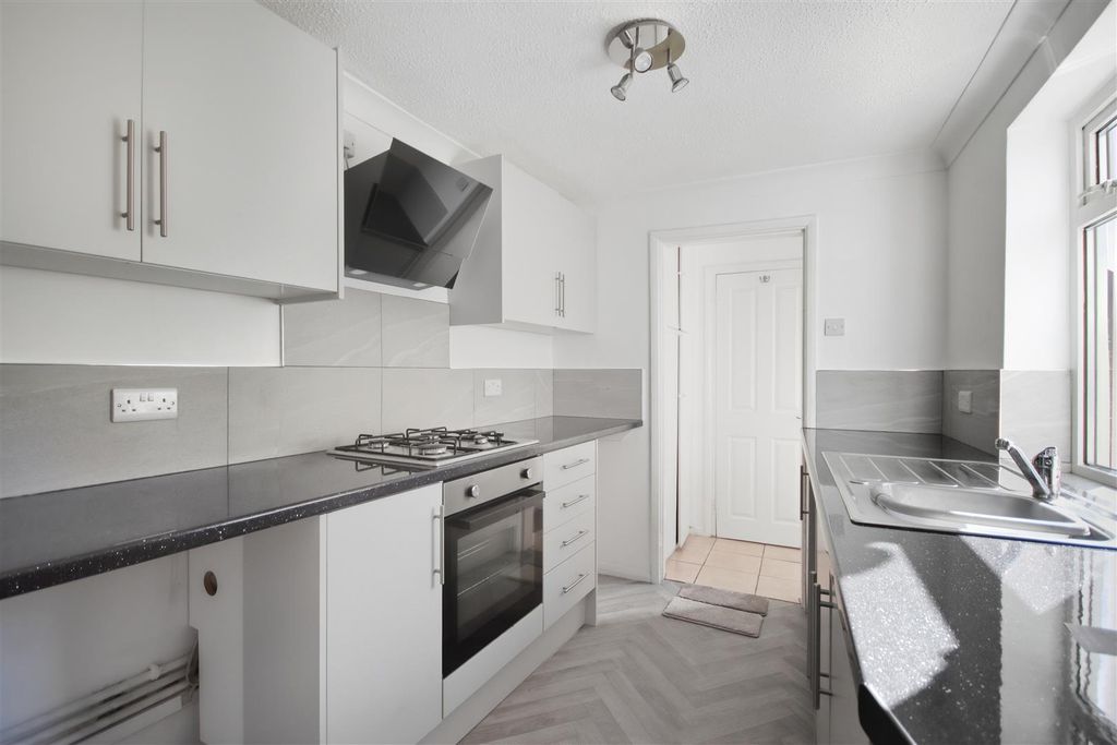 Property photo 3 of 13 Kitchen