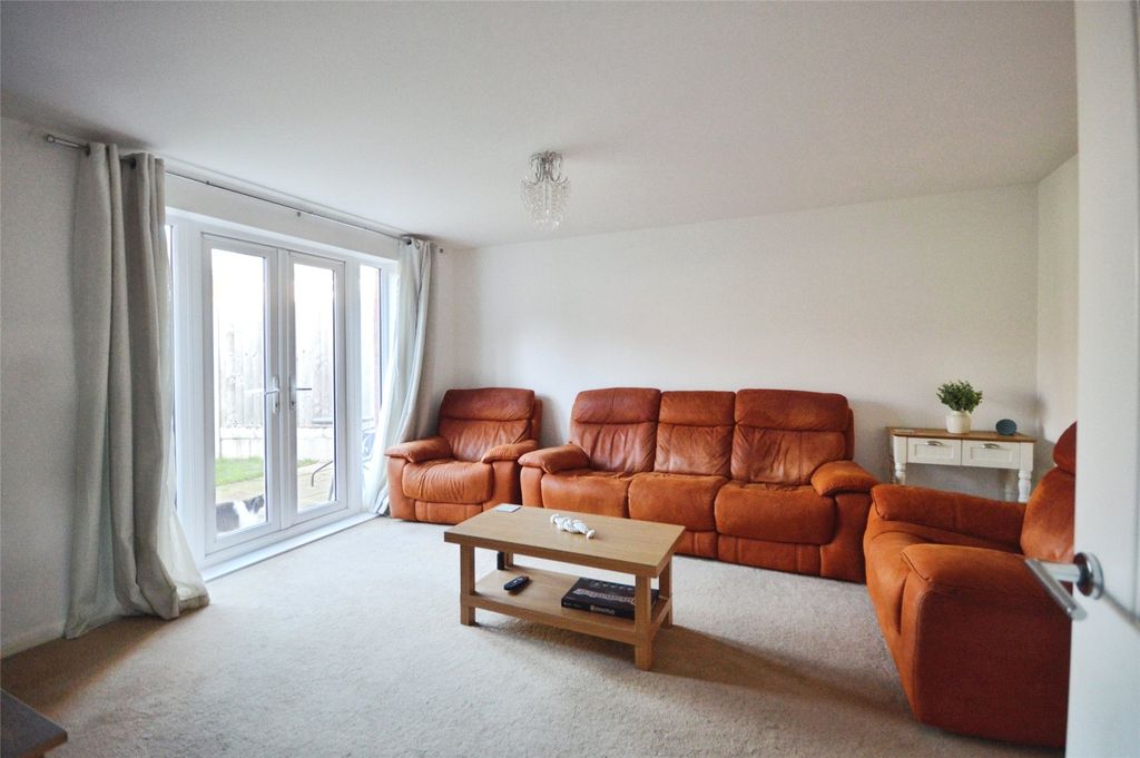 Property photo 3 of 19 Picture No. 05