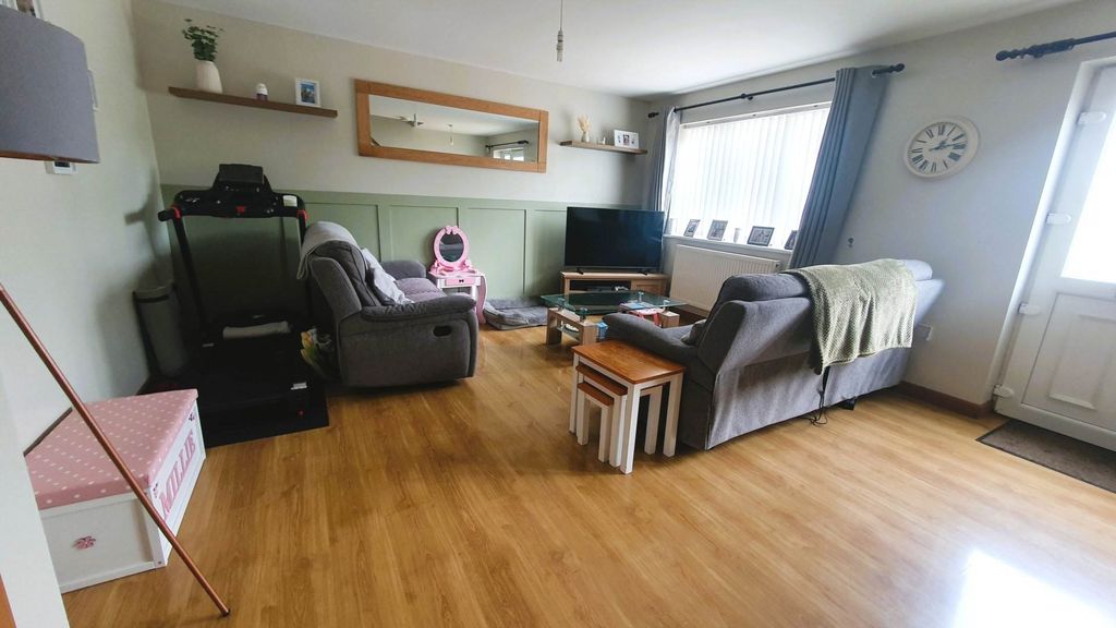Property photo 3 of 22