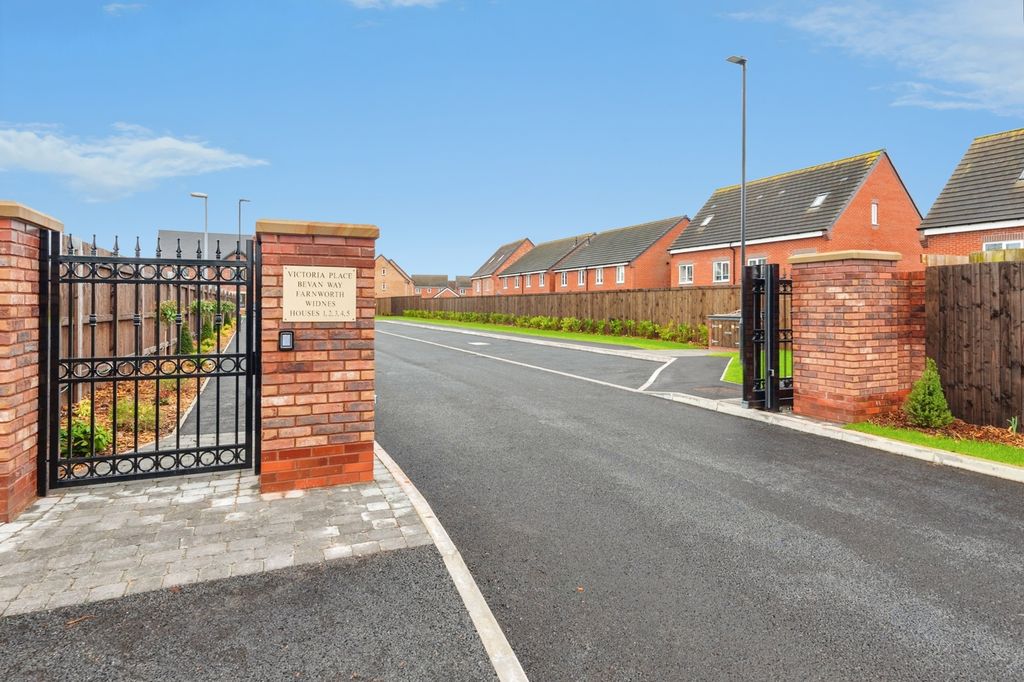 Property photo 3 of 37 Pbox-Img.Jpg