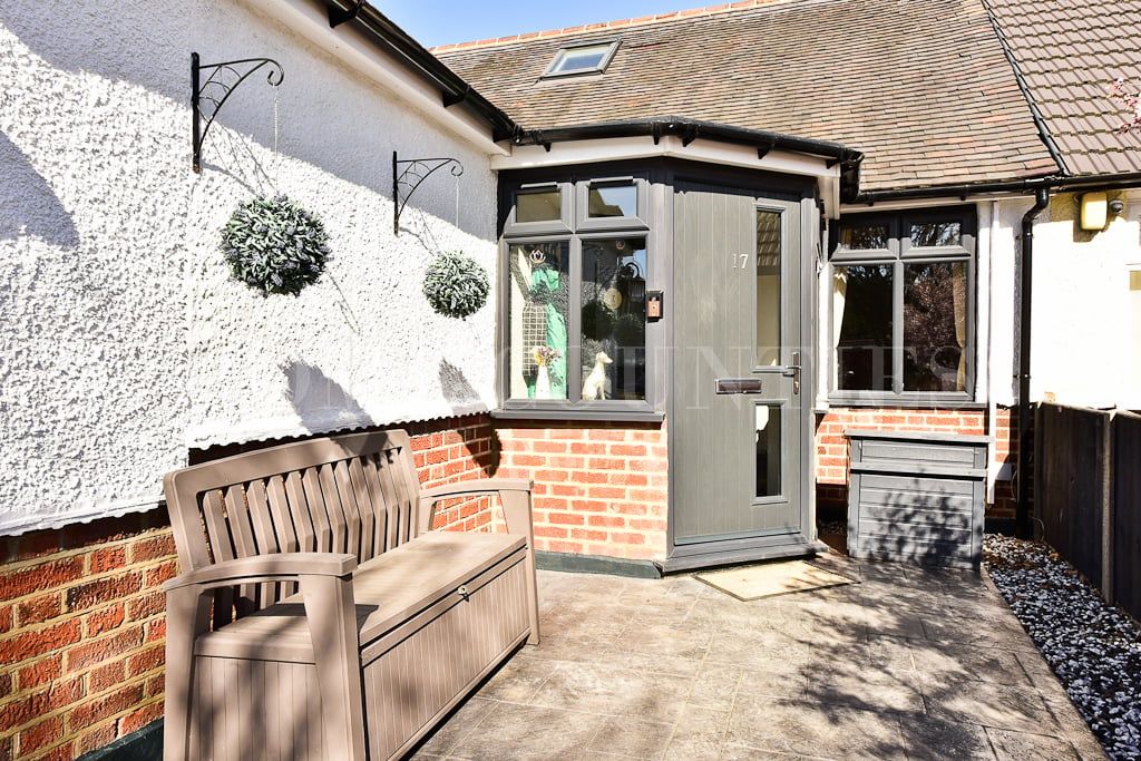 Property photo 2 of 52