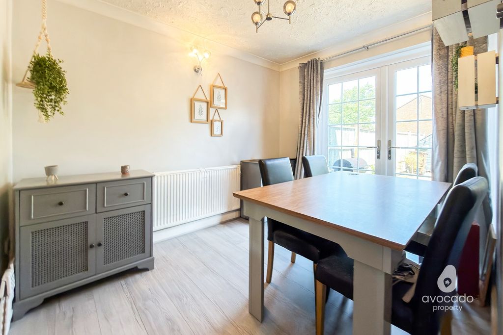 Property photo 3 of 11 5311704