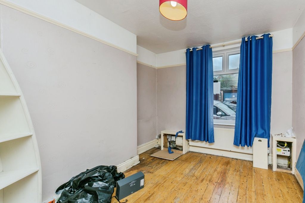 Property photo 2 of 17 Pbox-Img.Jpg