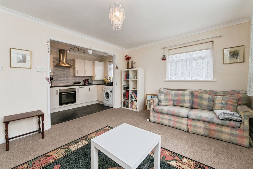 Property photo 2 of 7