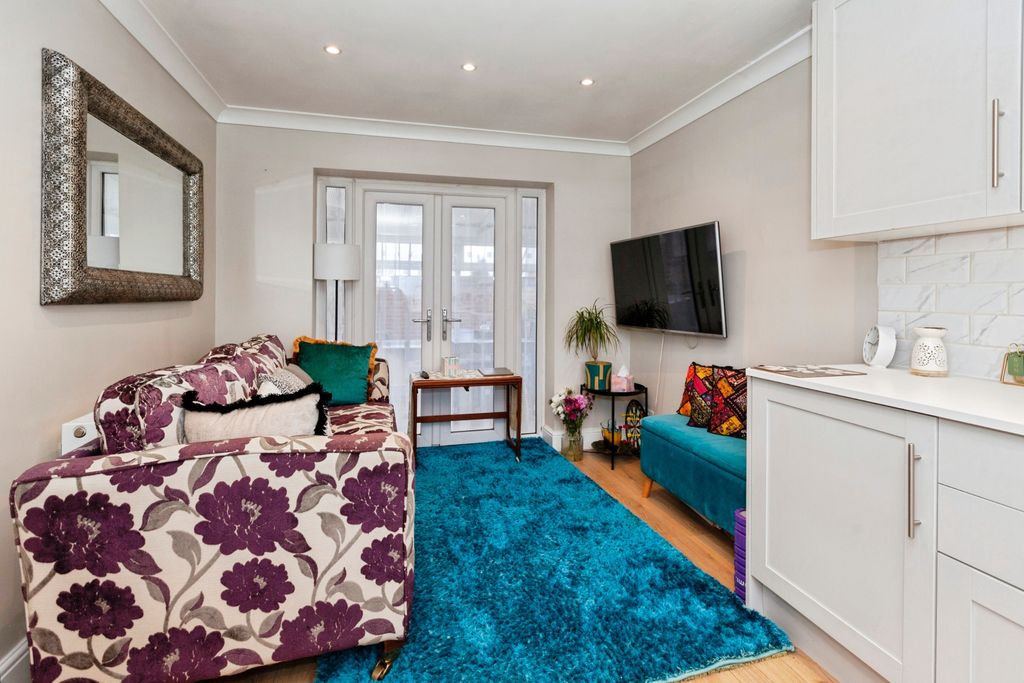 Property photo 3 of 13 Living Room