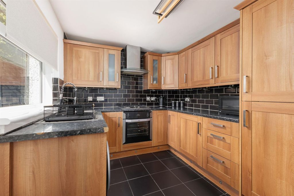 Property photo 3 of 22 6.Jpg