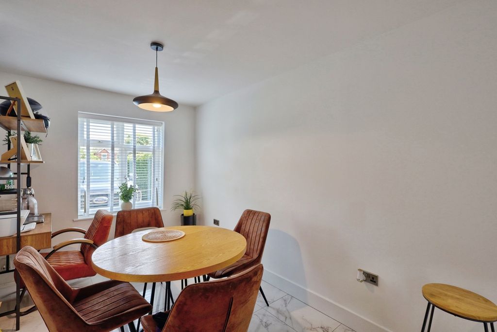 Property photo 3 of 23 Dining Room