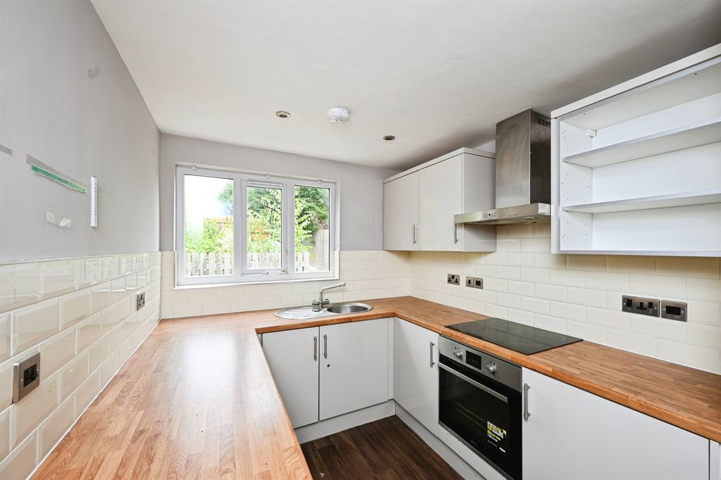 Property photo 2 of 30