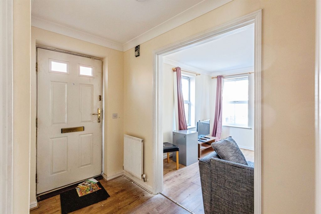 Property photo 3 of 19