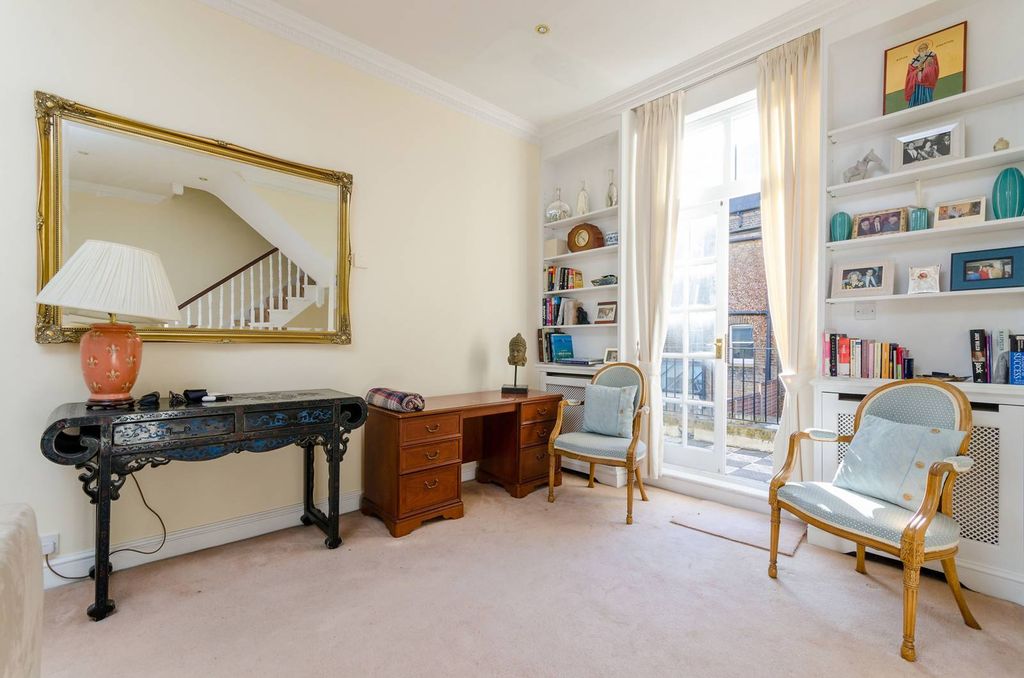 Property photo 3 of 13