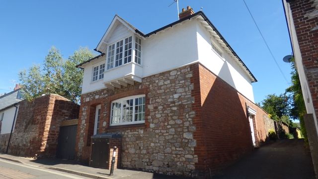 Property photo 1 of 9