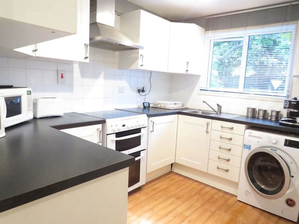 Property photo 2 of 13 Kitchen