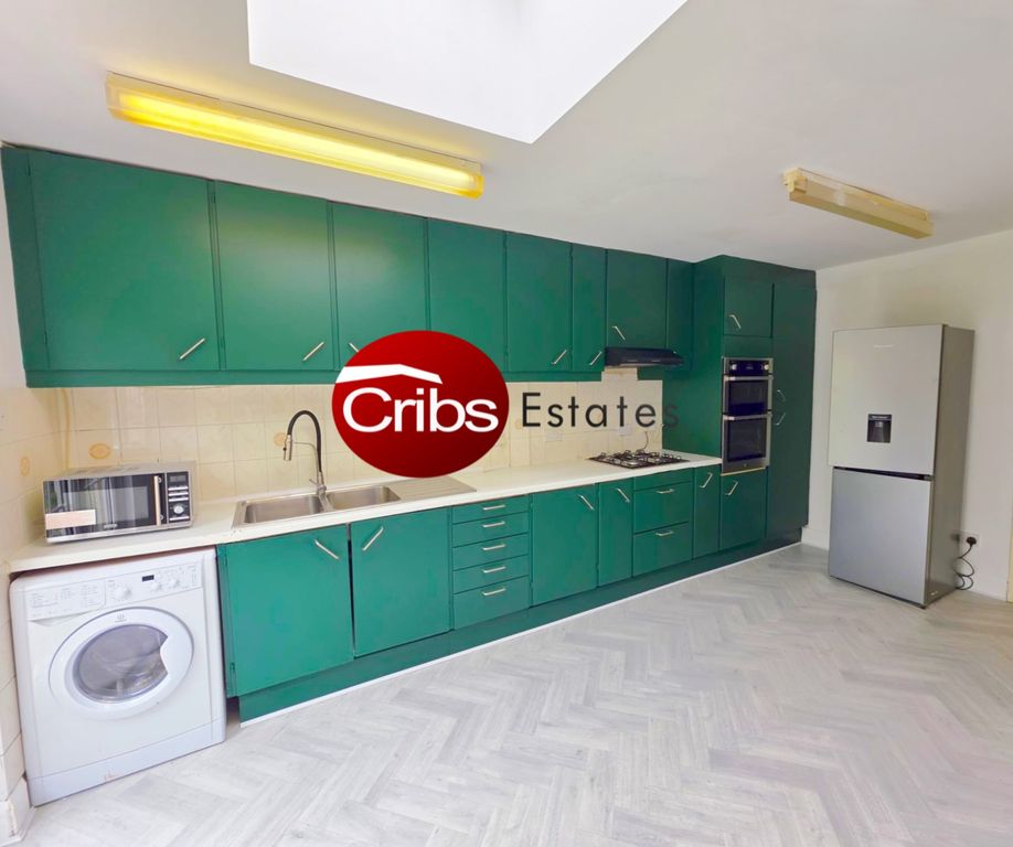 Property photo 1 of 9 Double Room To Rent In New Malden Kt3