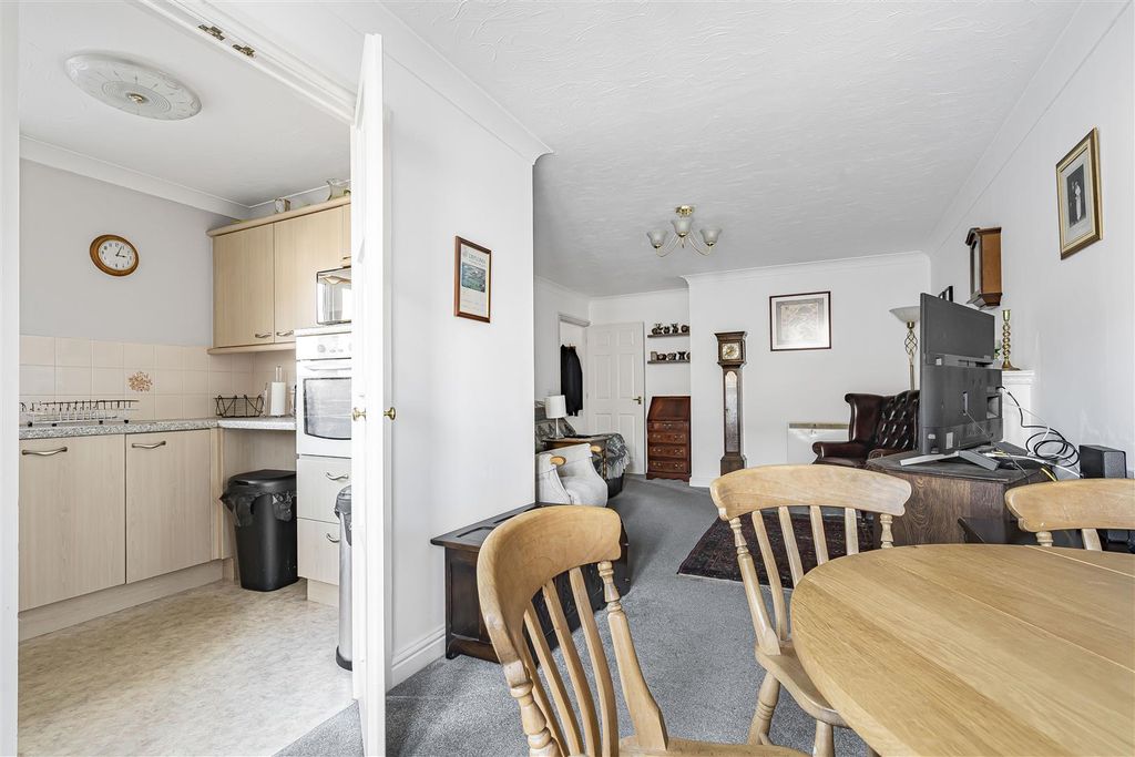Property photo 3 of 12 Dining Room.Jpg