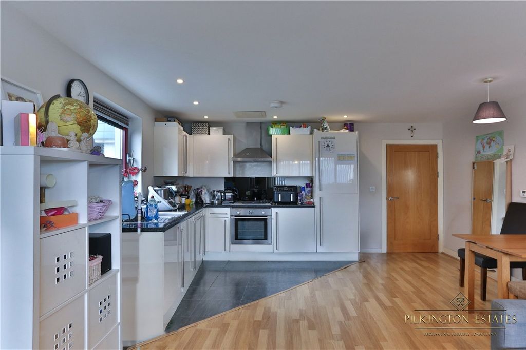 Property photo 3 of 7 4272792