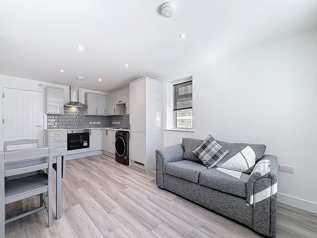 Property photo 1 of 15 Open Plan Living Room / Kitchen