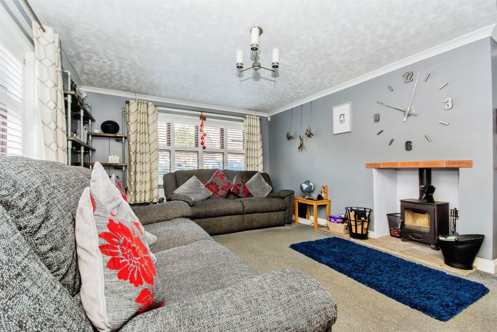 Property photo 2 of 17