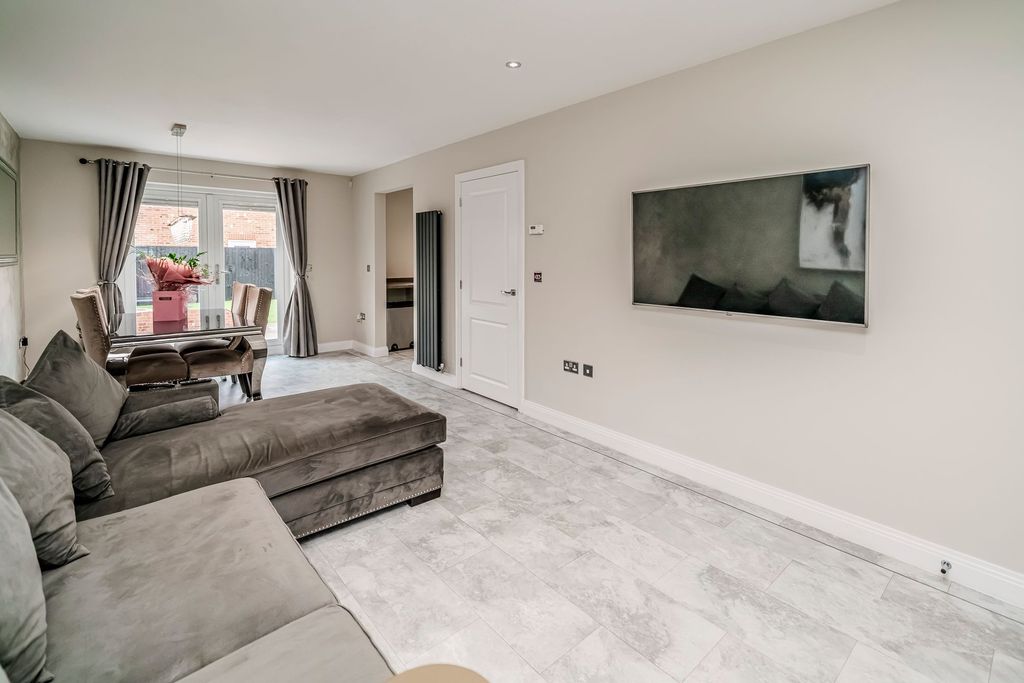 Property photo 2 of 34