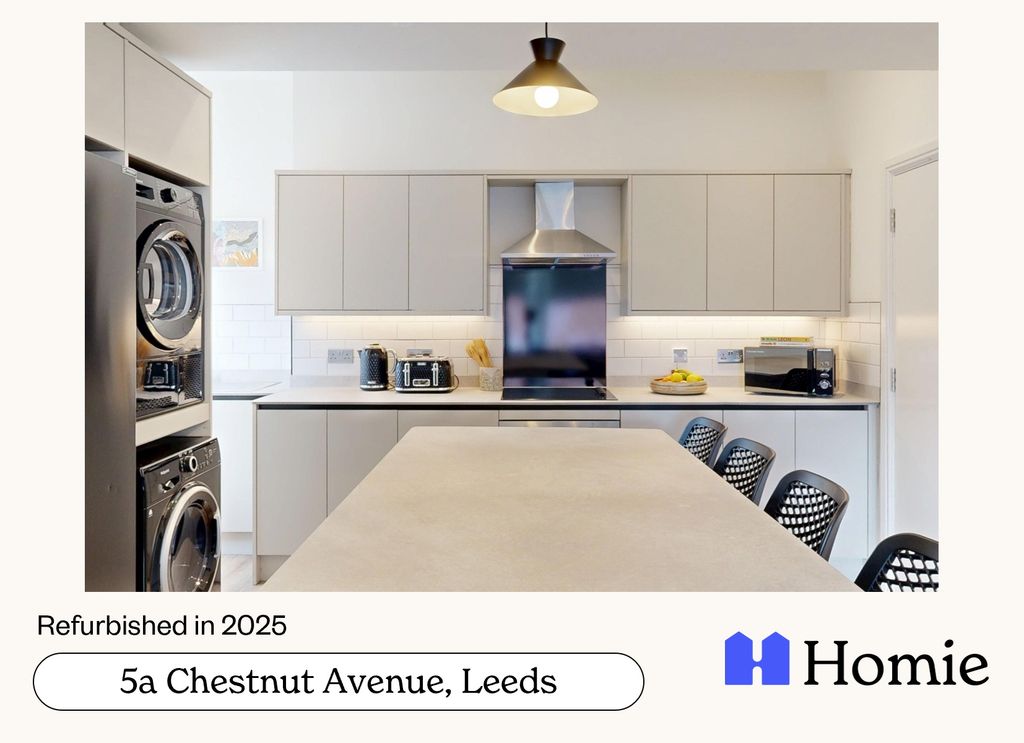 Property photo 3 of 11 Modern And Spacious Kitchen With Ample Counter Spa...