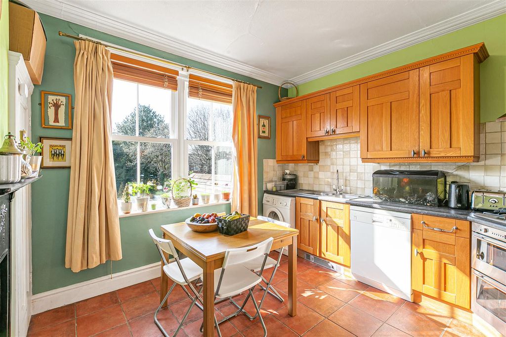 Property photo 3 of 11 5_75203.Jpg