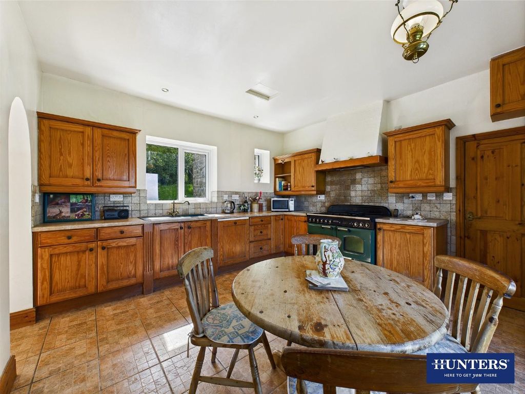 Property photo 2 of 20 Kitchen