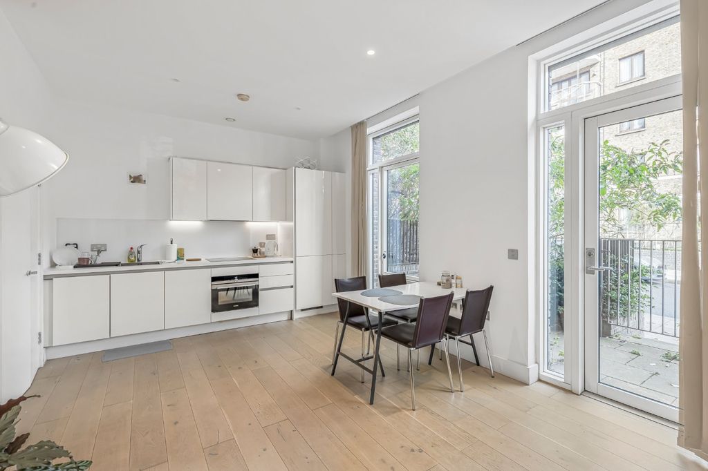 Property photo 3 of 9 3