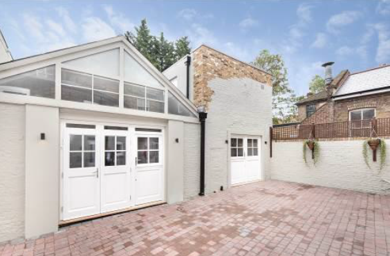Property photo 1 of 2