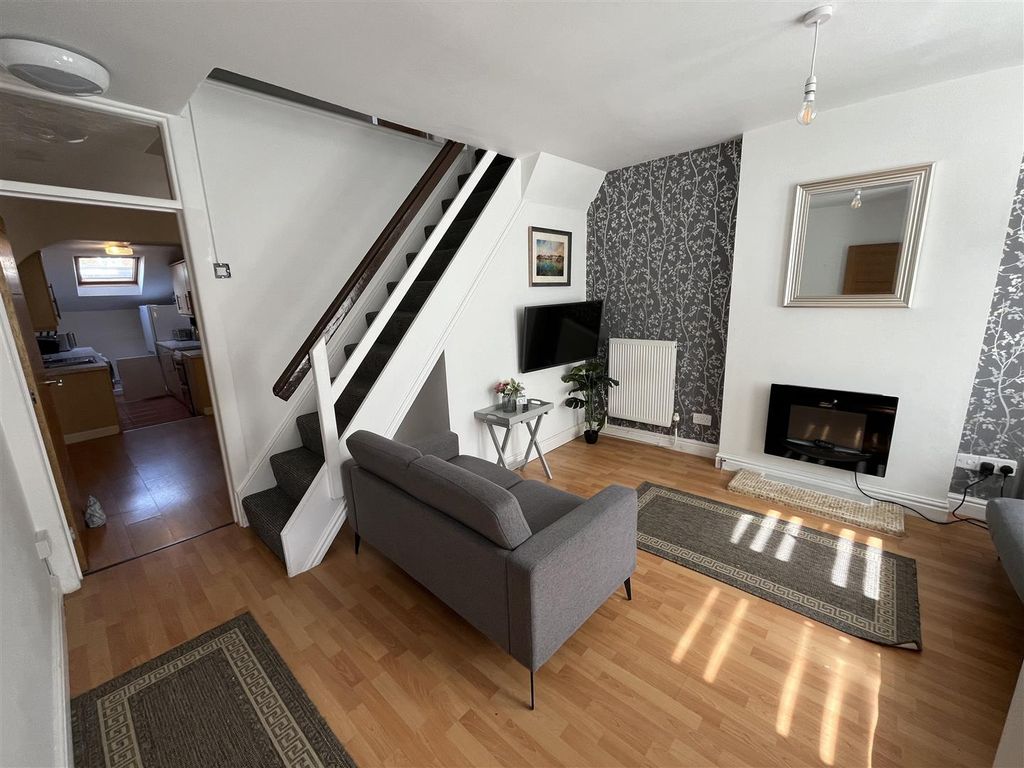 Property photo 3 of 11 3 (2).Jpg