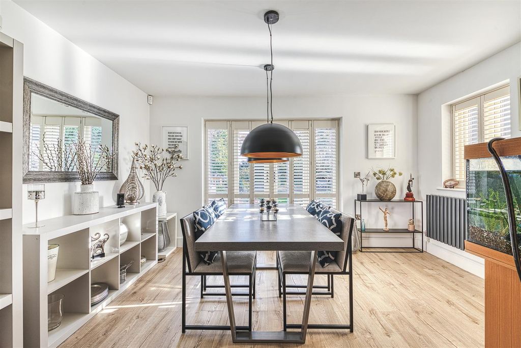 Property photo 3 of 36