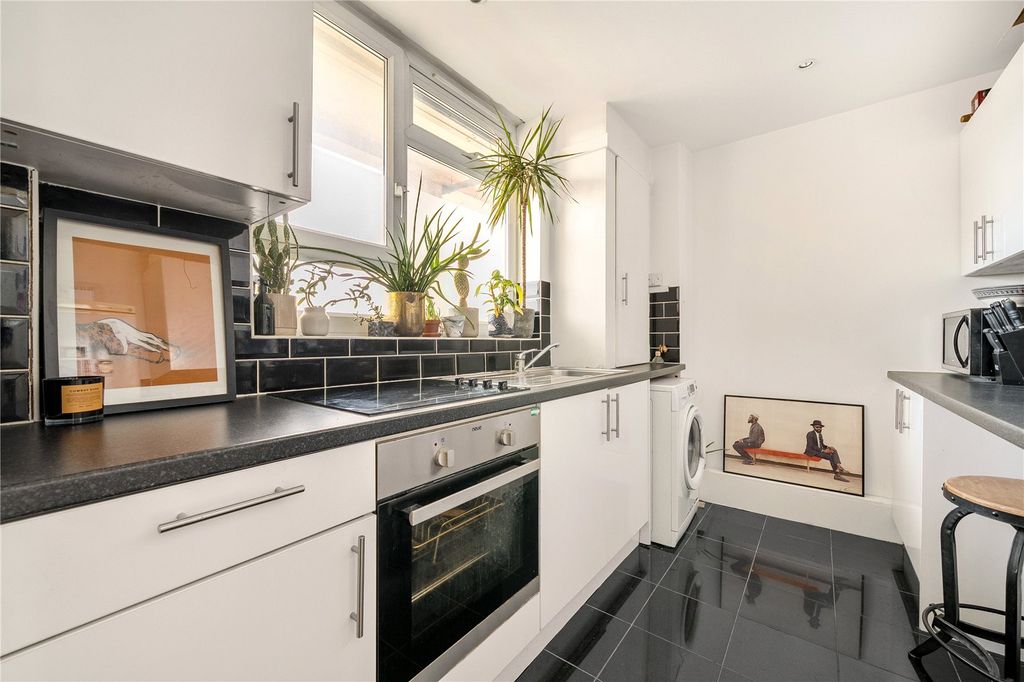 Property photo 3 of 17 Picture No. 05