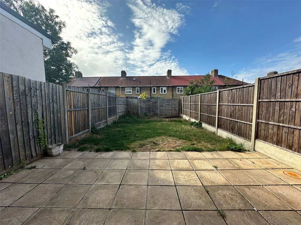 Property photo 2 of 3 Picture No. 18