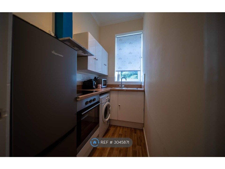 Property photo 2 of 8 Kitchen