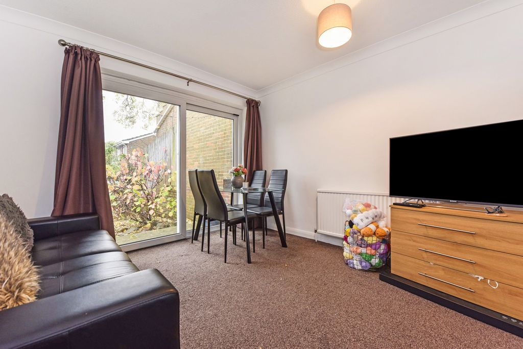 Property photo 3 of 12