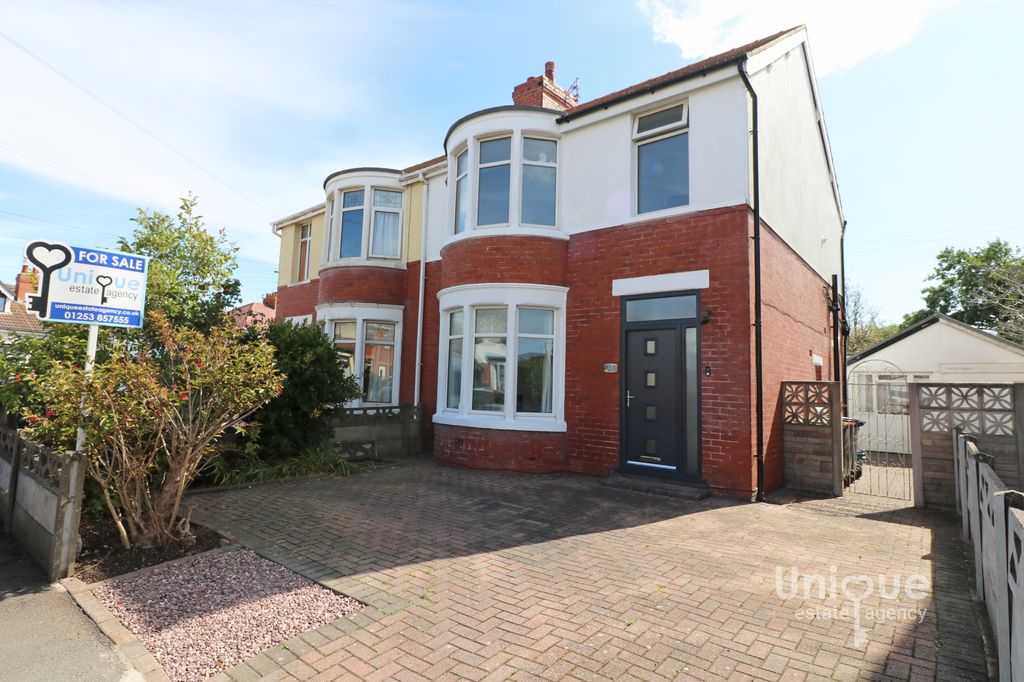 Property photo 1 of 35