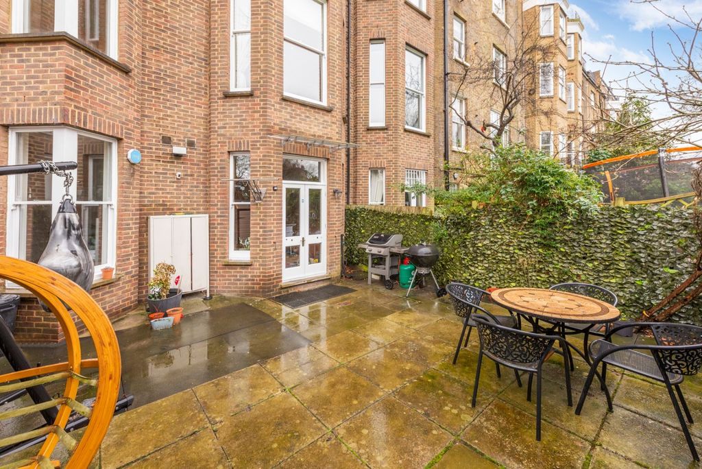 Property photo 3 of 19