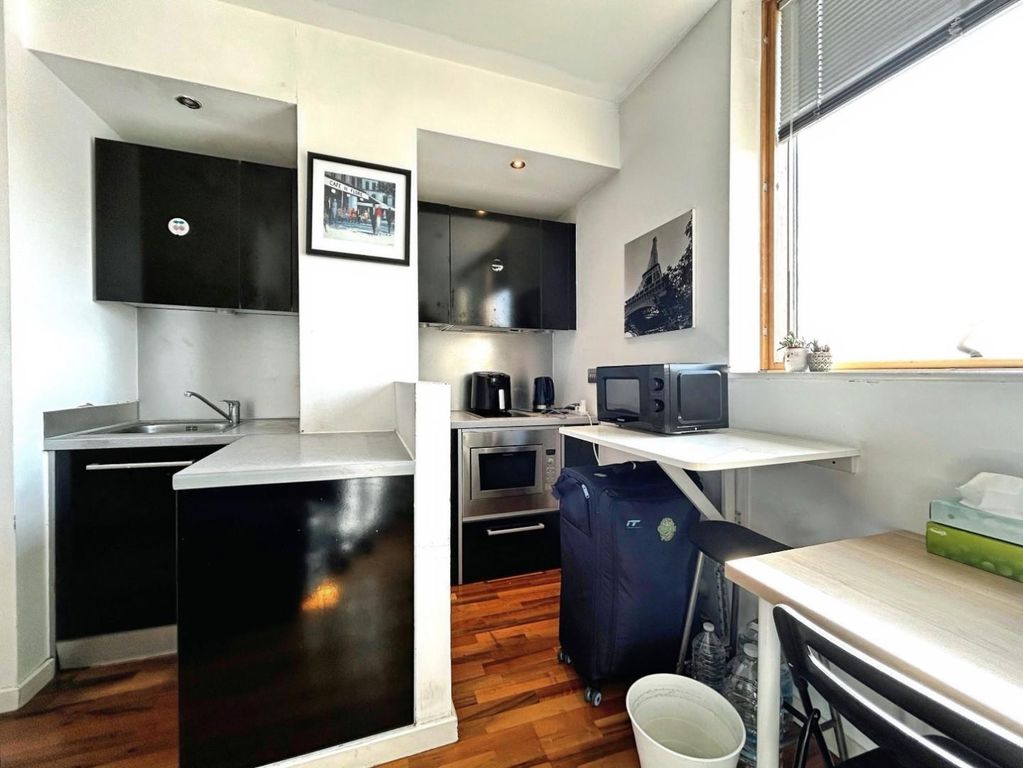 Property photo 3 of 6 B6Af88Ac-98 20West 20- 203.Jpg