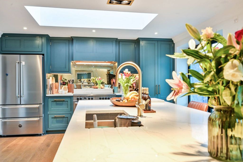 Property photo 3 of 35