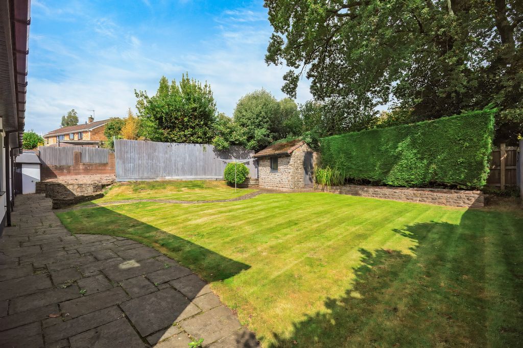 Property photo 3 of 34