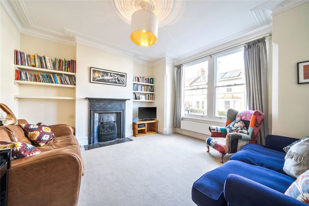 Property photo 2 of 19 Picture No. 29