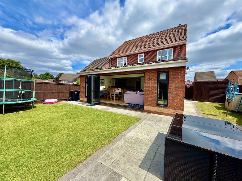 Property photo 2 of 22 Externally
